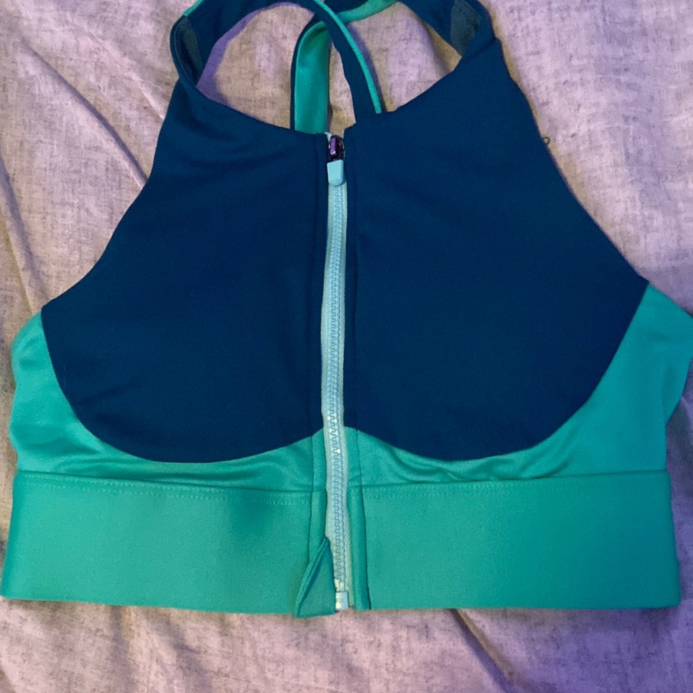 fabletics sports bra